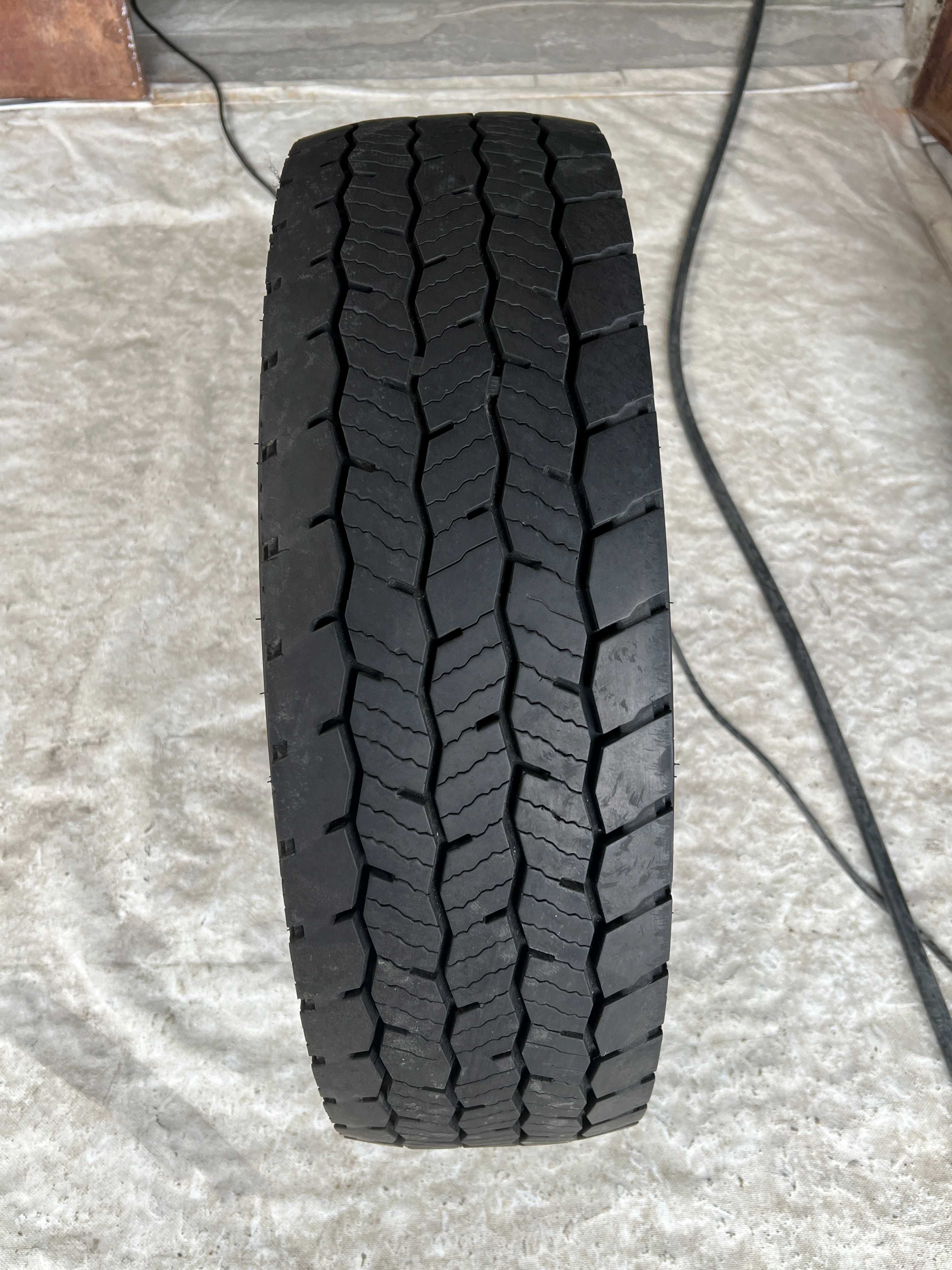 1 тежкотоварна гума 215/75R17.5 Hankook SmartFlex DH35 126/124M M+S