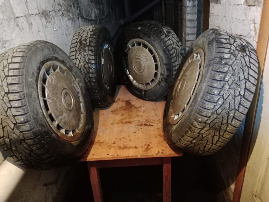 Продам шины состояние хорошее…Нокиан…Комплект с дисками…р15