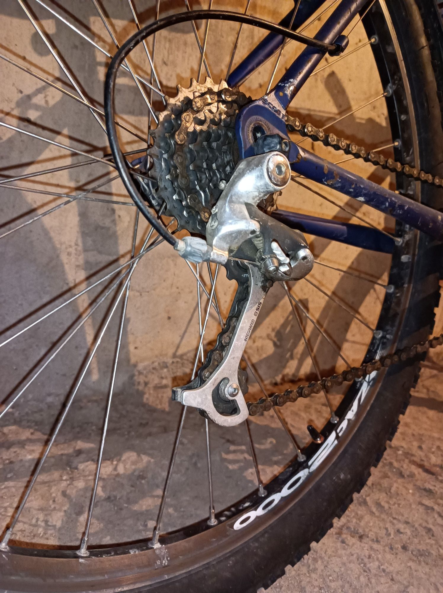Bicicleta mountain bike cadru de aluminiu