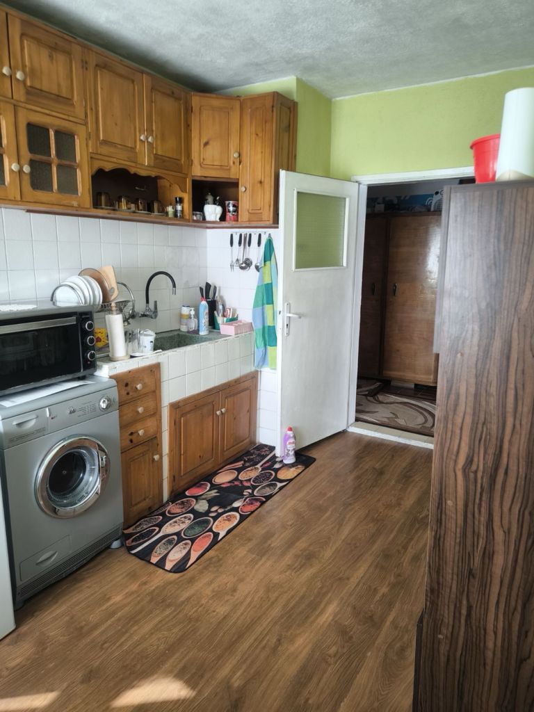 Продава се Тристаен апартамент в Нова Загора - 88 кв.м за 928 €/кв.м - Снимка #5