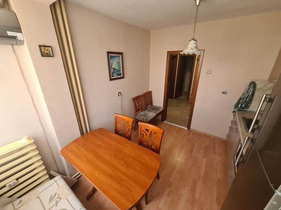 Дава се под наем Двустаен апартамент в Бургас, Славейков - 62 кв.м за 357 € - Снимка #5