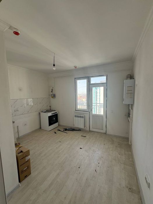 Yashnabod olmos mahallasi 3/16/16 srochna sotiladi