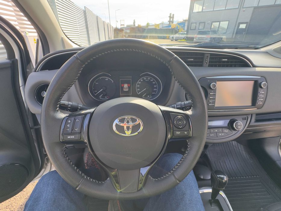 Toyota Yaris 1.5 benzina hybrid ,60 mii km