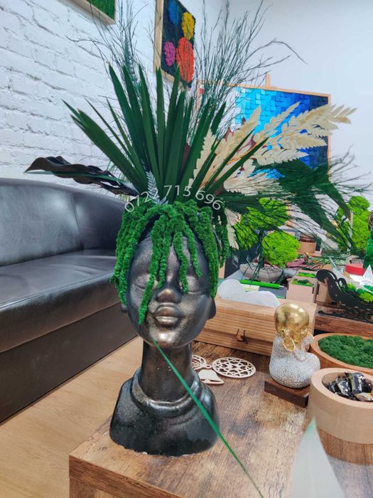 Decoratiune vaza, suport lumanare, silueta femeie - Martisor, 8 Martie