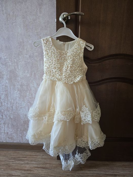 Платье нарядное для девочки