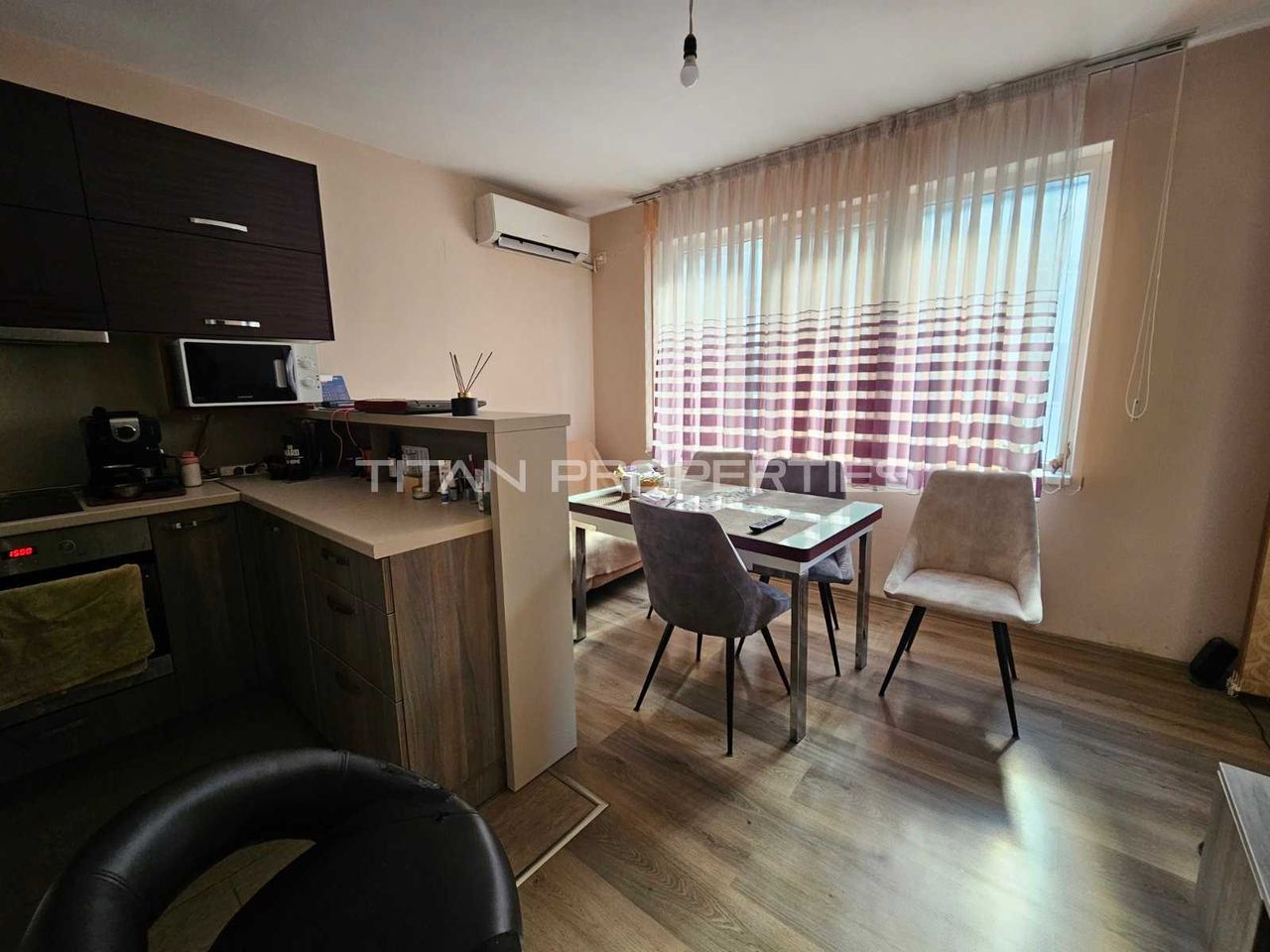 Продава се Тристаен апартамент в Варна, Колхозен пазар - 73 кв.м за 1987 €/кв.м - Снимка #2