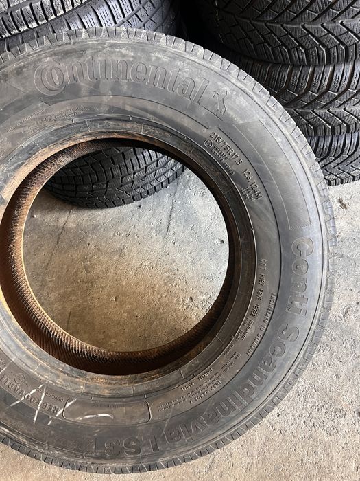 2 anvelope camion directie 215/75/17.5 , Continental !