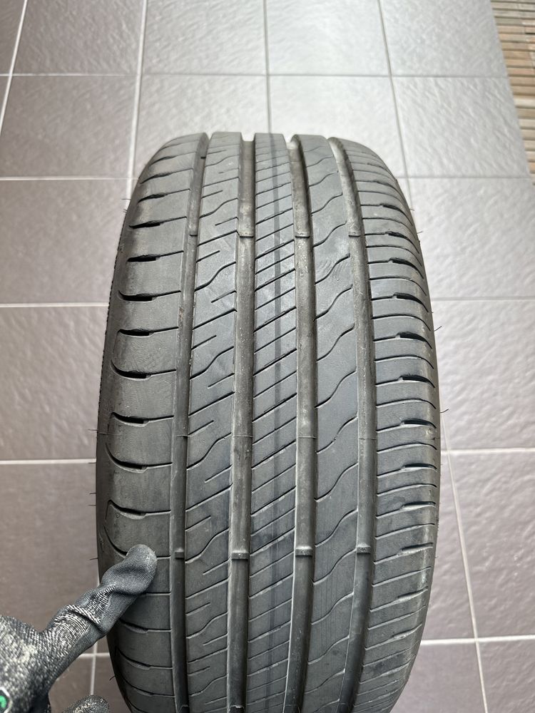 Vand Anvelope GoodYear EfficientGrip 225/45 R17 91W in stare buna