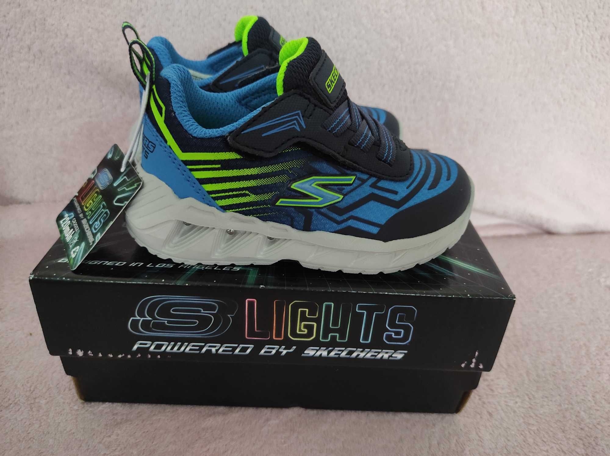 Детски светещи маратонки Skechers lights 21