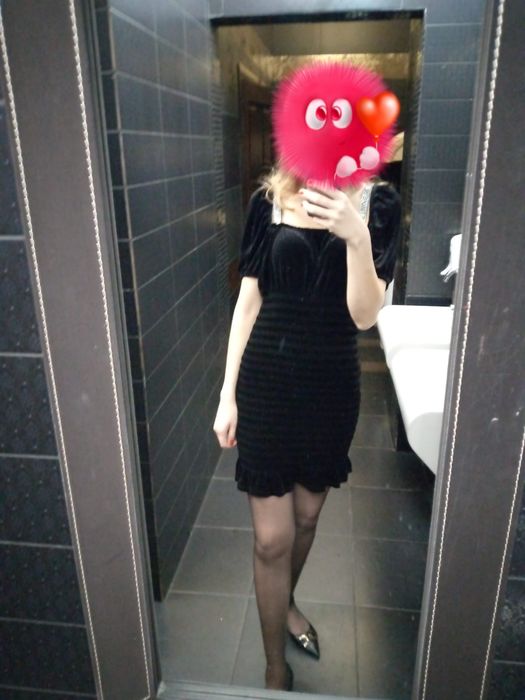 Продам чёрное бархатное платье
