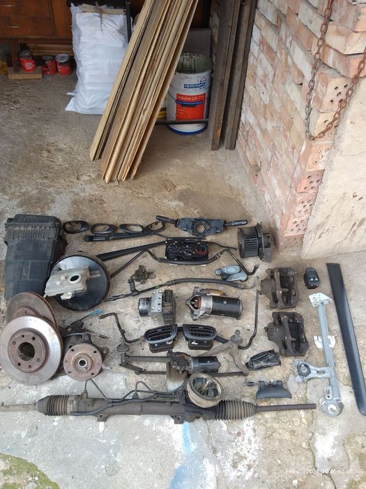 Продавам части от Пежо 206  чист дизел всичко части работят