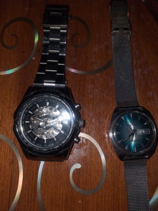 Vând ceasuri mecanice