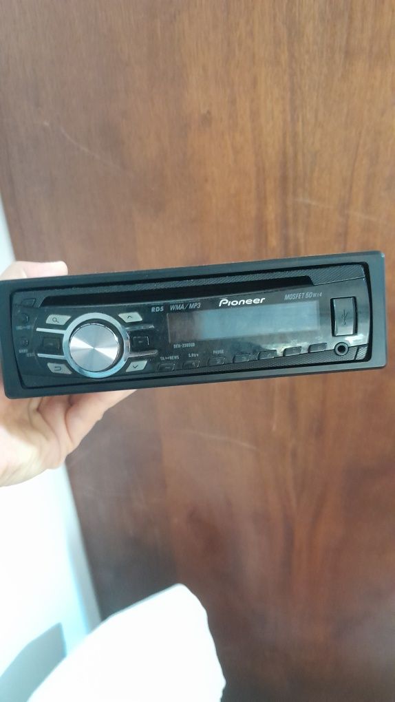 CD Pioneer MOSFET 50×4 USB AUX WMA MP3 свети в  червено