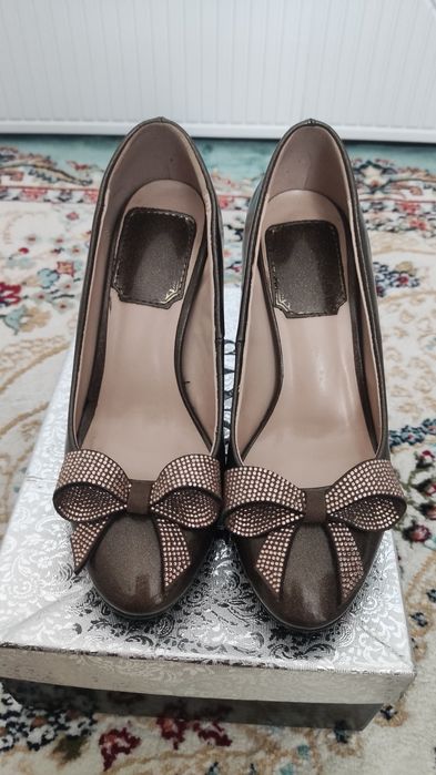 Туфли со стразами