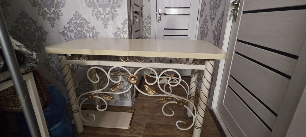 Подставка аквариумга, бошка максадда хам ишлатса бу́лади