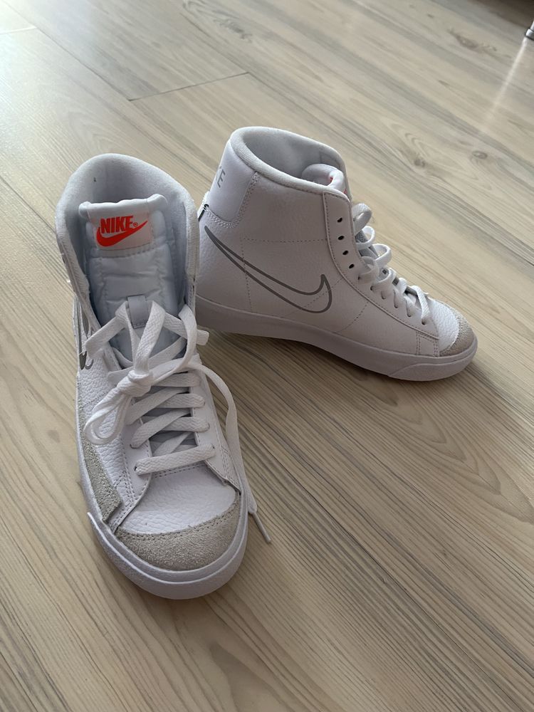 Обувки  Nike Blazer Mid '77 GS DO6487 100 Бял