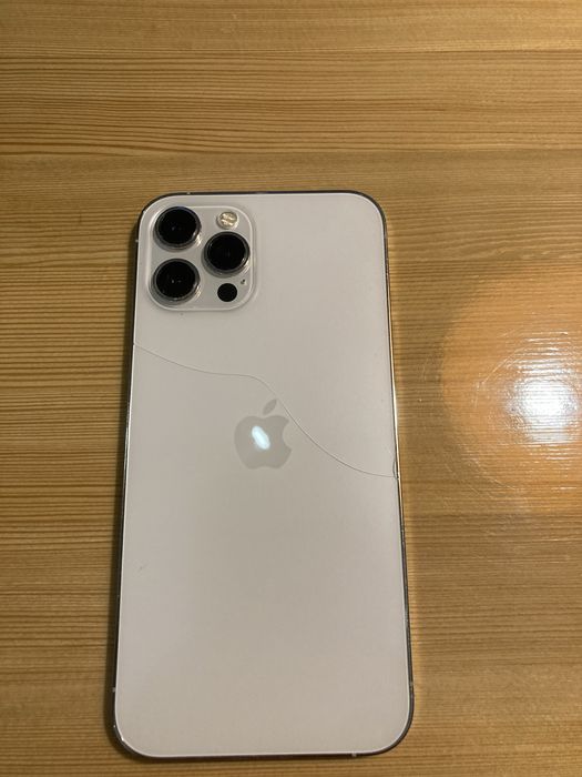 Продаю айфон 12 про макс