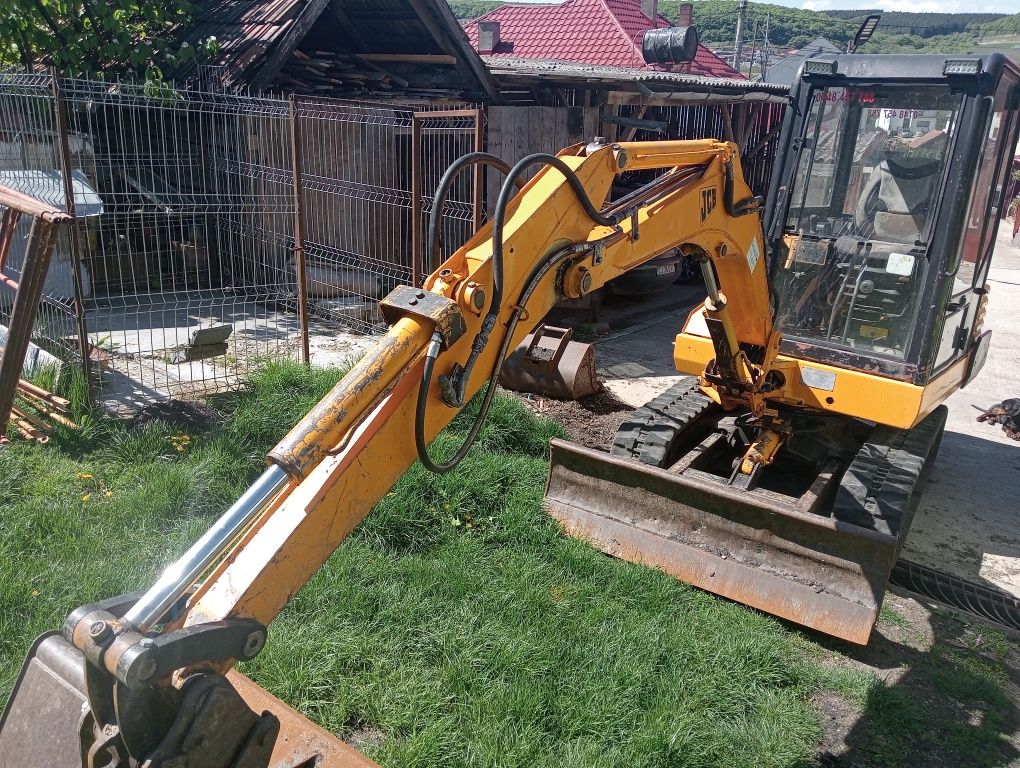 Excavator JCB 3 tone