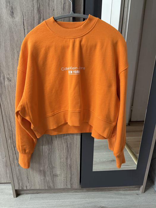 Суичър  на Calvin Klein ,чисто нов