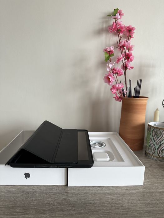 iPad 16, 64 GB НОВЫЙ
