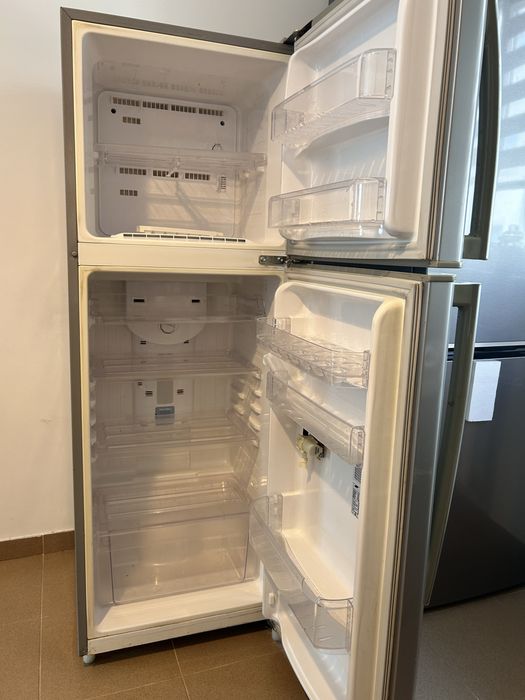 Vând combină frigorifică Samsung No Frost