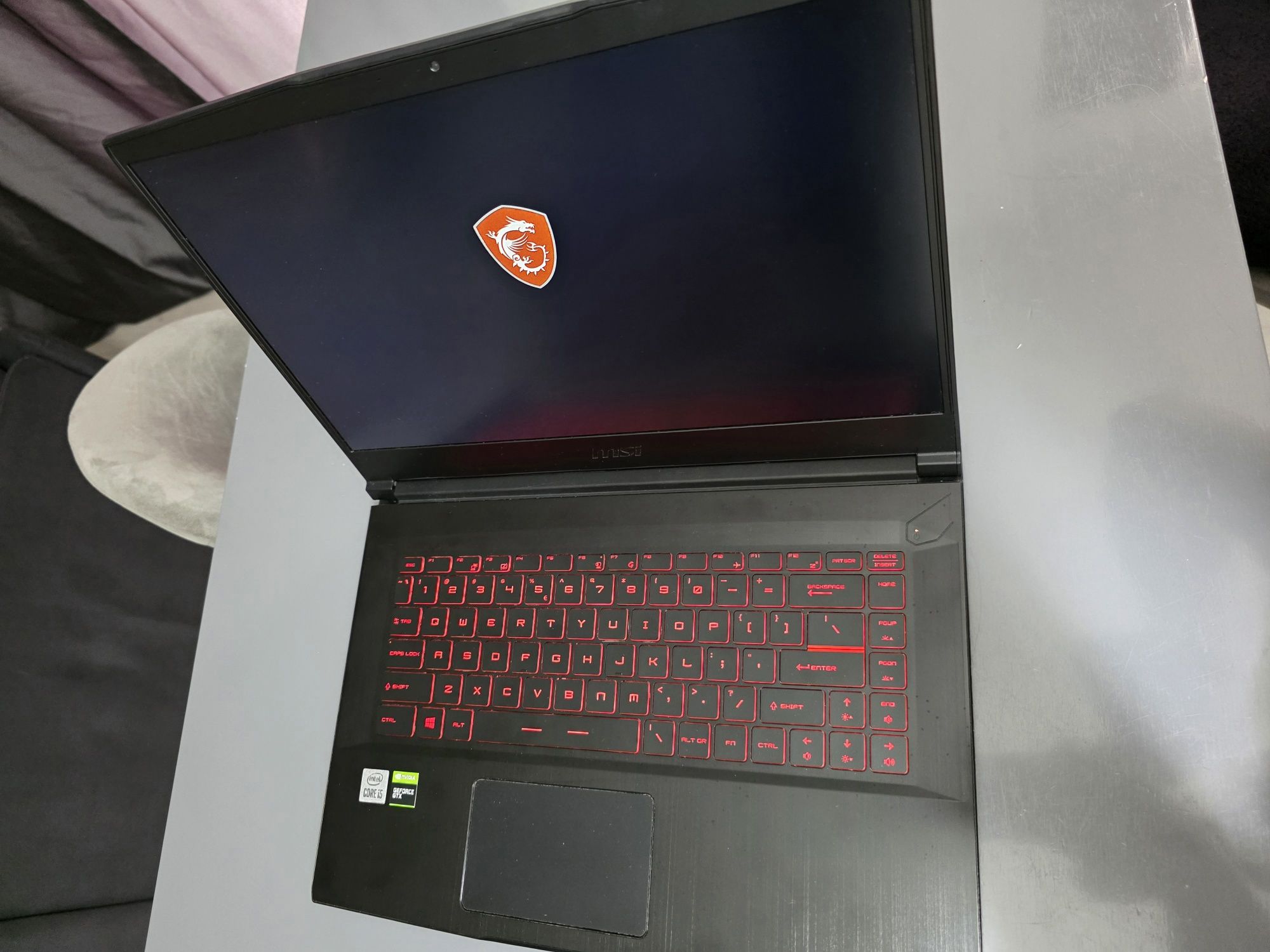 Vând lptop  în stare foarte bună