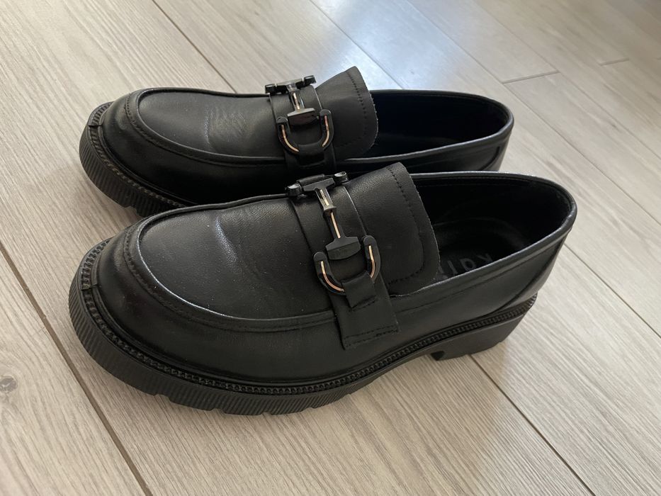 Продам лоферы в отличном состоянии