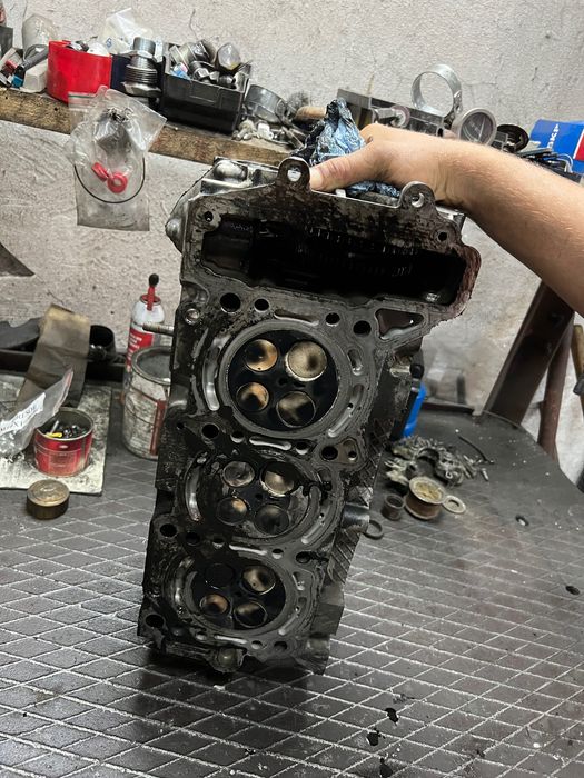 Dezmembrez motor mercedes cod 642, 273000km, chiulasa, baie, pompa apa