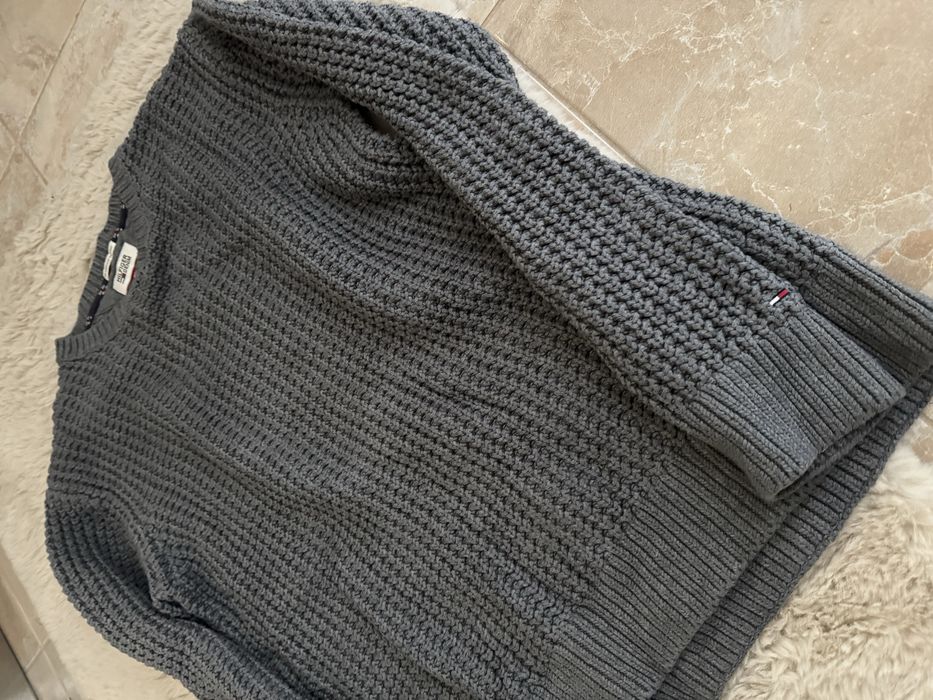 Pulover Tommy Hilfiger- oferta 70 lei