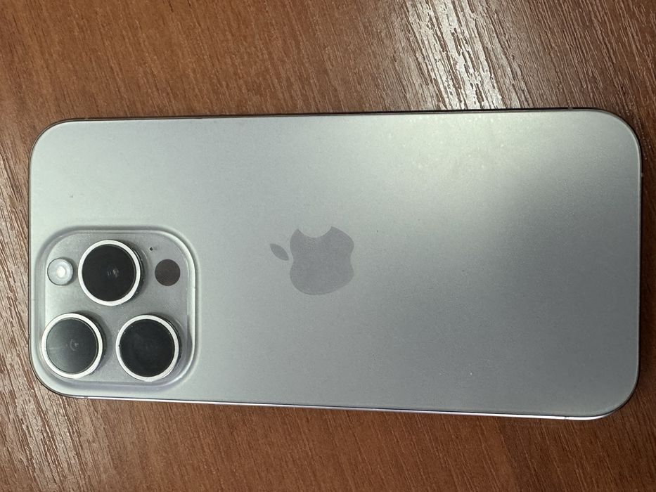IPHONE 15 pro 87%