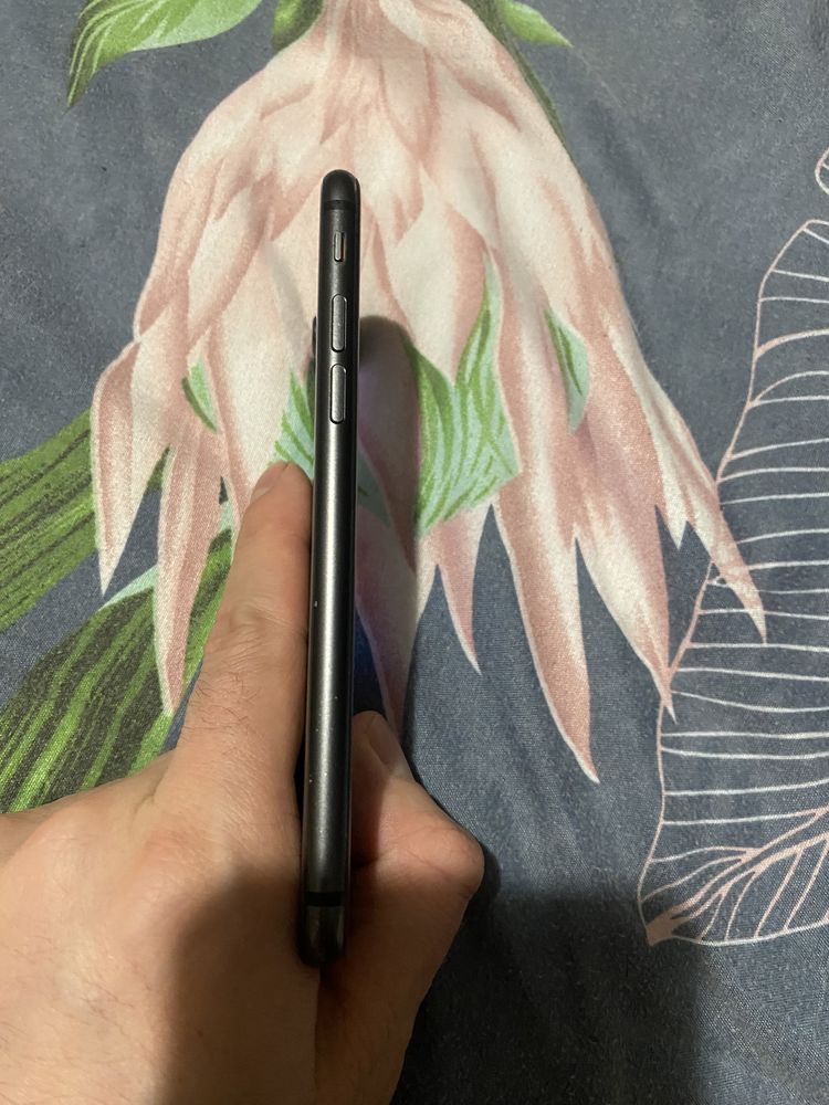 iPhone 8 64гб с коробкой