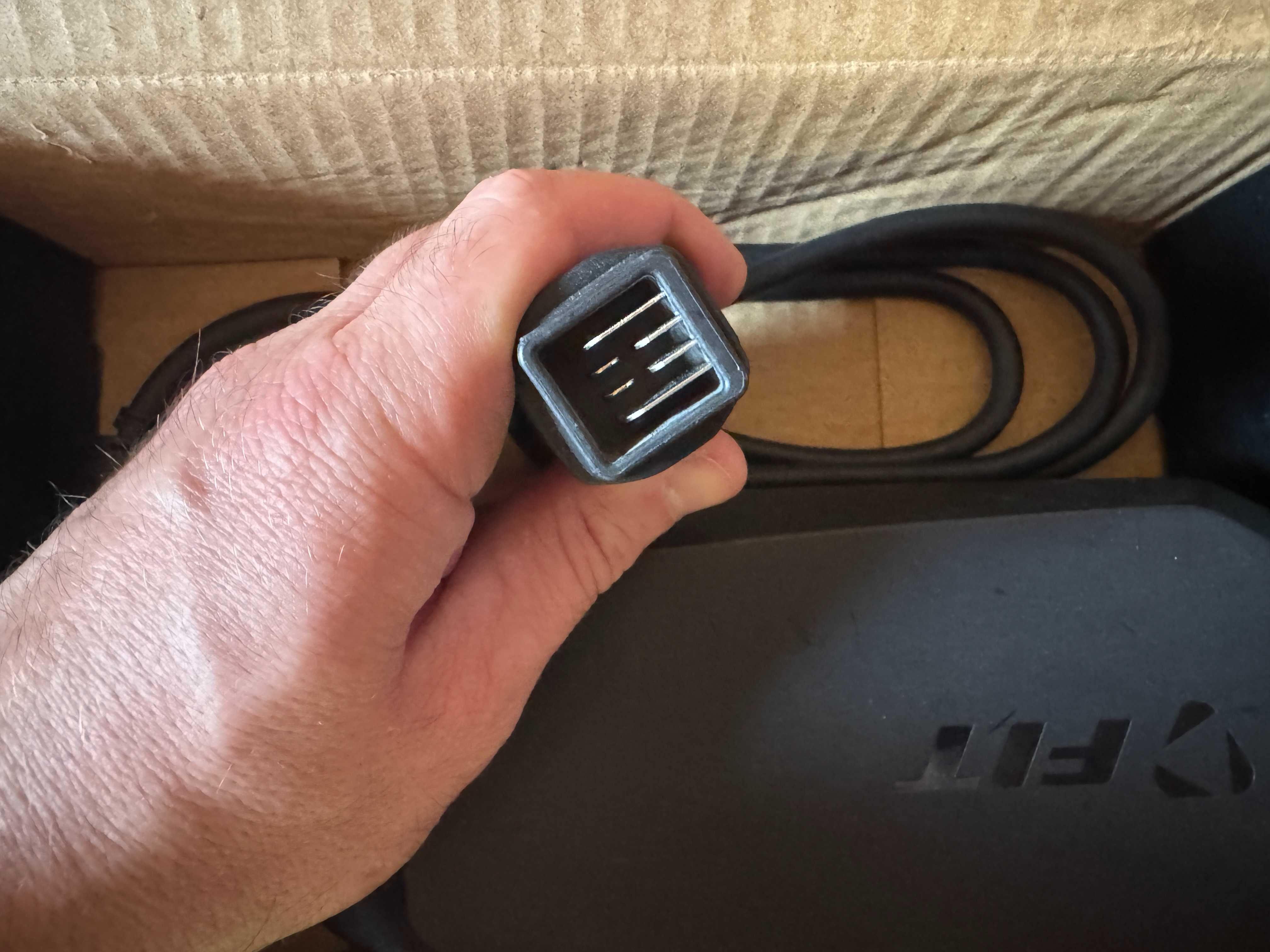 FIT 2.0 Standard Charger 36V/ Фит зарядно за електрически велосипед