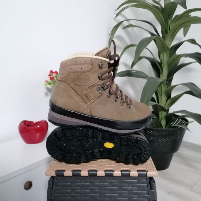 Ghete damă drumeție, munte, Meindl