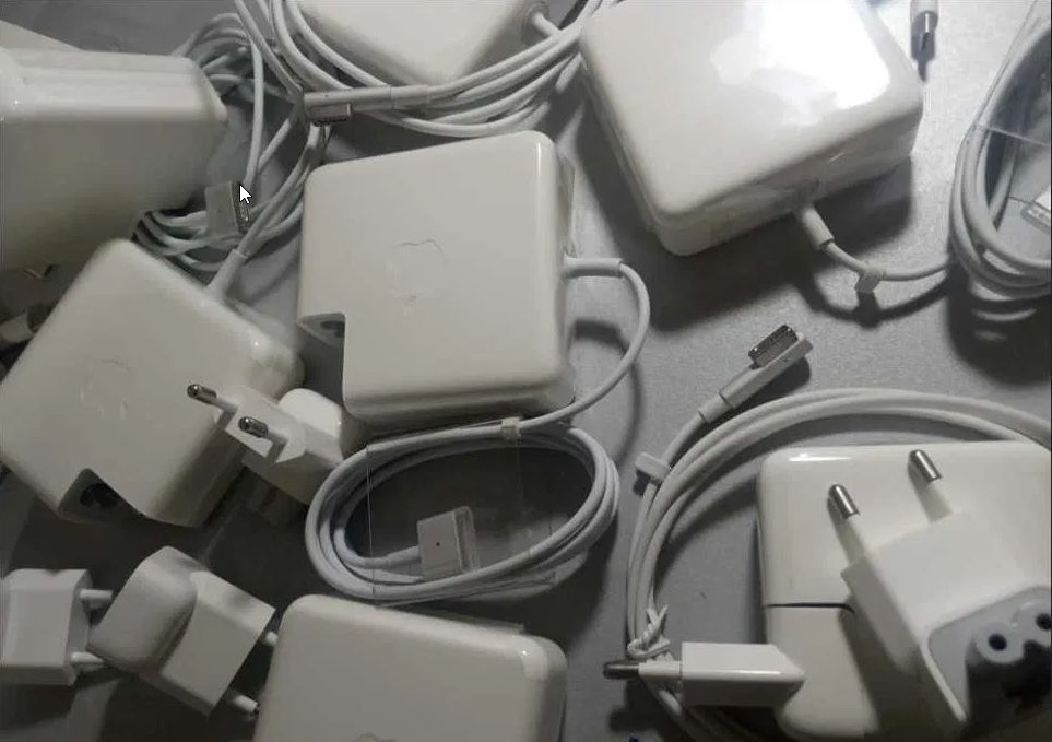 на МАКБУК MACBOOK блок питания зарядка