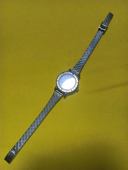 Елегантен Quartz дамски часовник - 20 лв