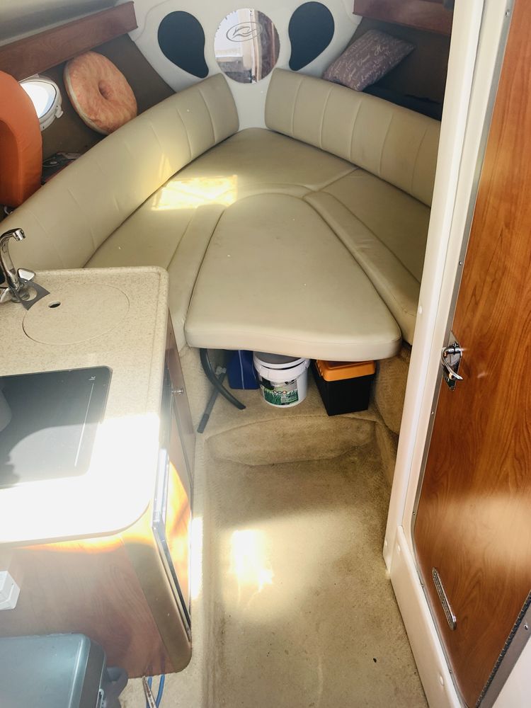 Яхта Rinker 260 Express Cruiser
