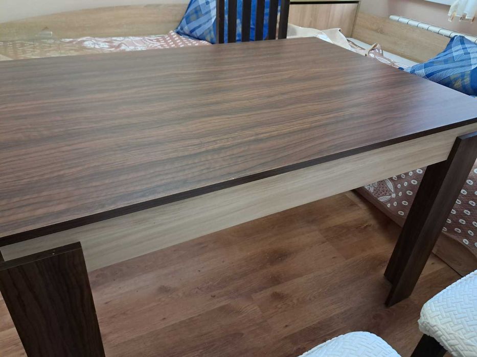 Трапезна маса, неразтегателна