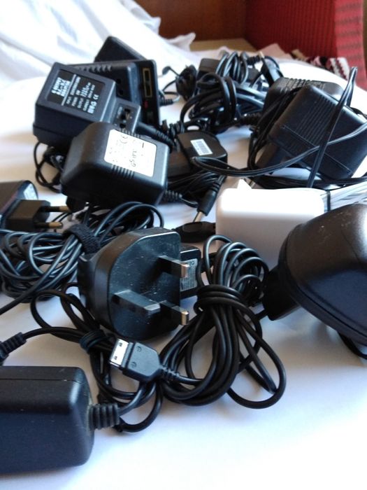 Incarcatoare diferite tensiuni, reglabile, ADAPTOARE diferite mufe inc