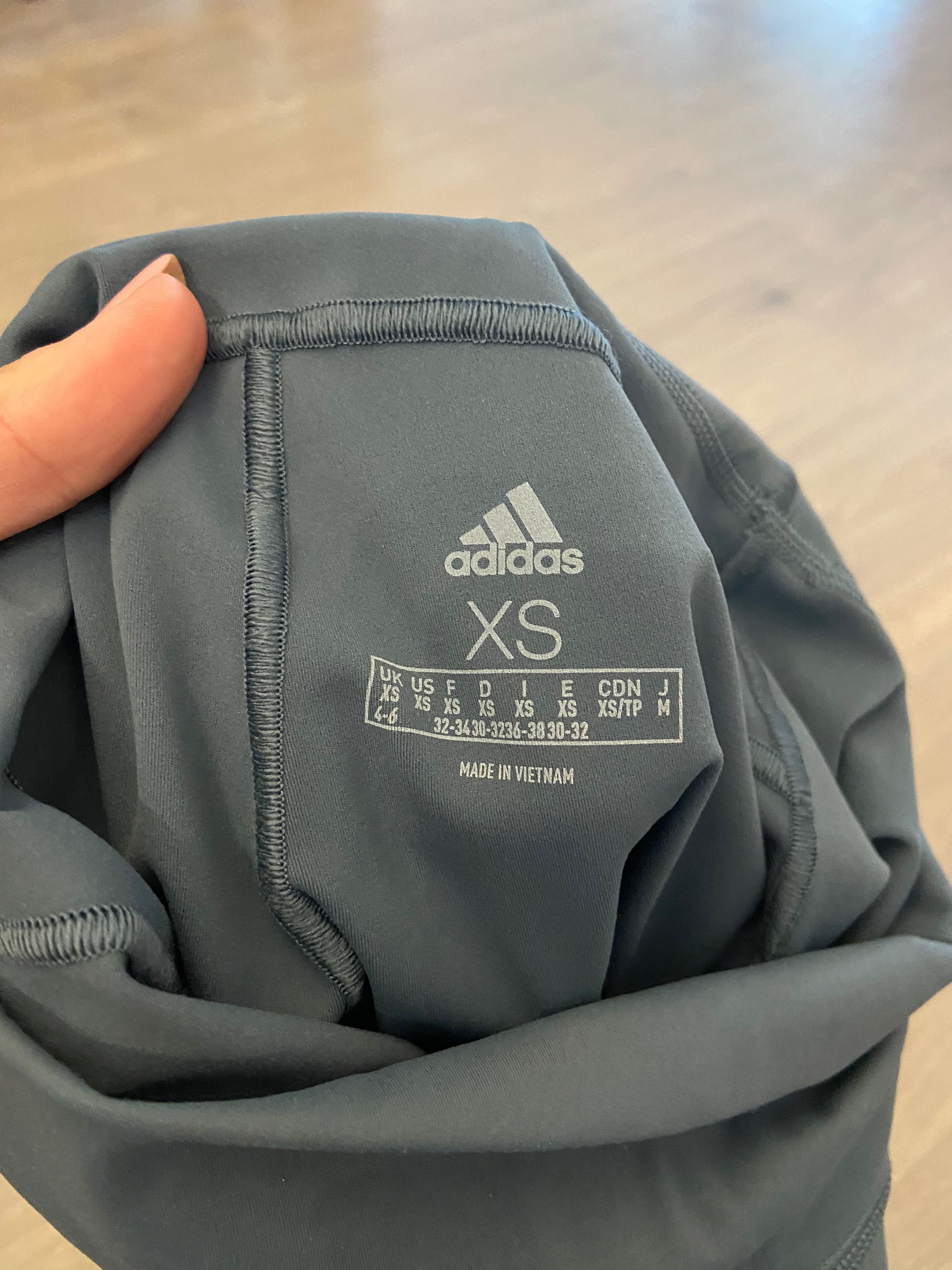 Colanti adidas , noi
