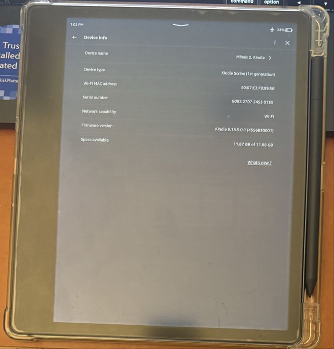 Amazon Kindle Scribe impecabil, cu husa si folie pe ecran