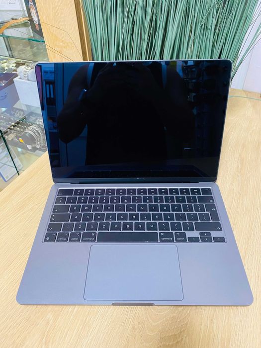 MacBook Air 13 2022, Apple M2, 8GB RAM, 256GB SSD, Space Grey, 89% BH — миниатюра 1
