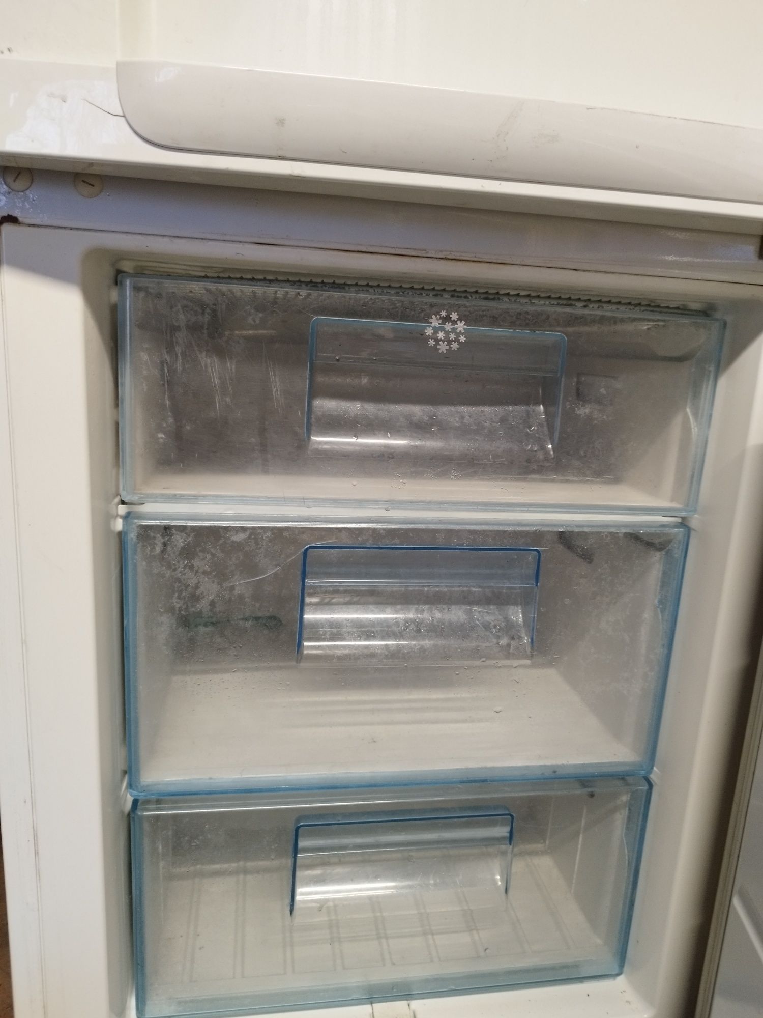 Frigider+congelator 3 sertare