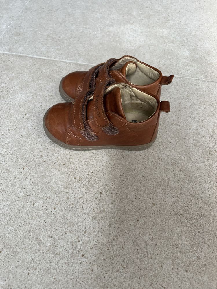 Pantofi primigi baieti marime 22 in conditii foarte bune