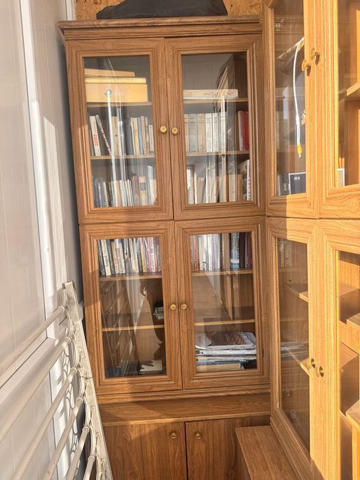 Книжные шкафы деревянные