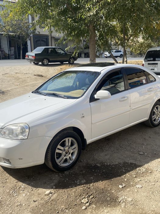 Laceti 1.8 yili 2009 avtomat