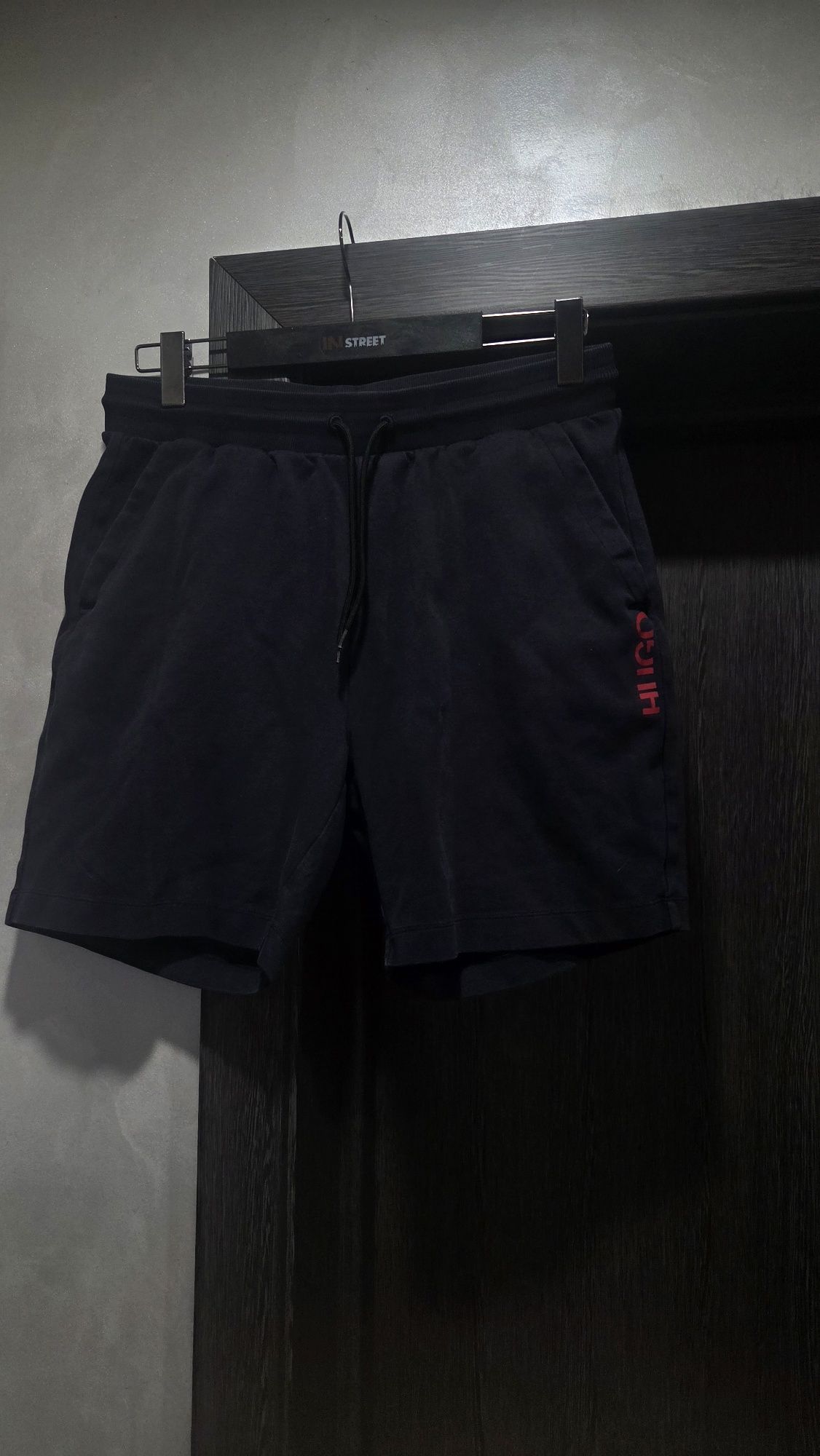 резервирани Hugo Boss Мъжки къси панталони