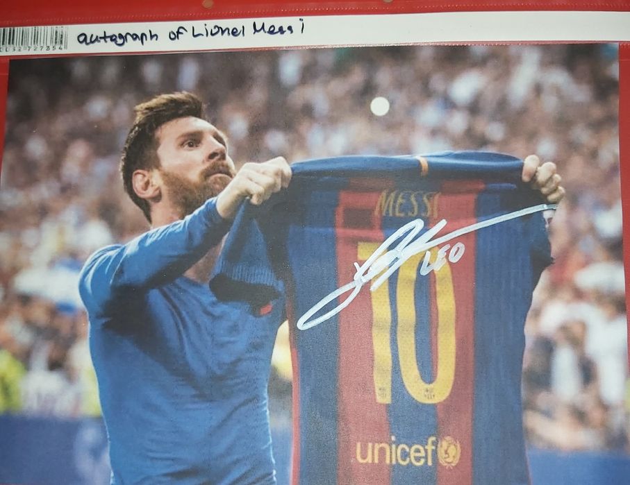 Автентичен автограф на Меси закупен от icons