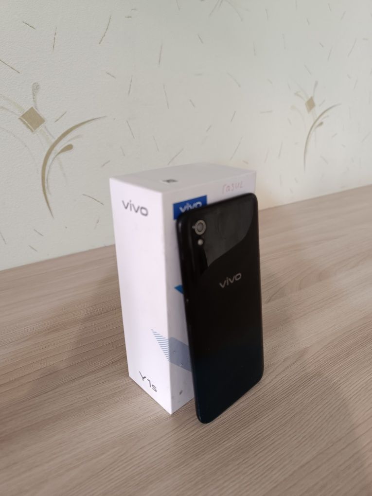 Vivo 2015 2/32гб телефон с коробкой