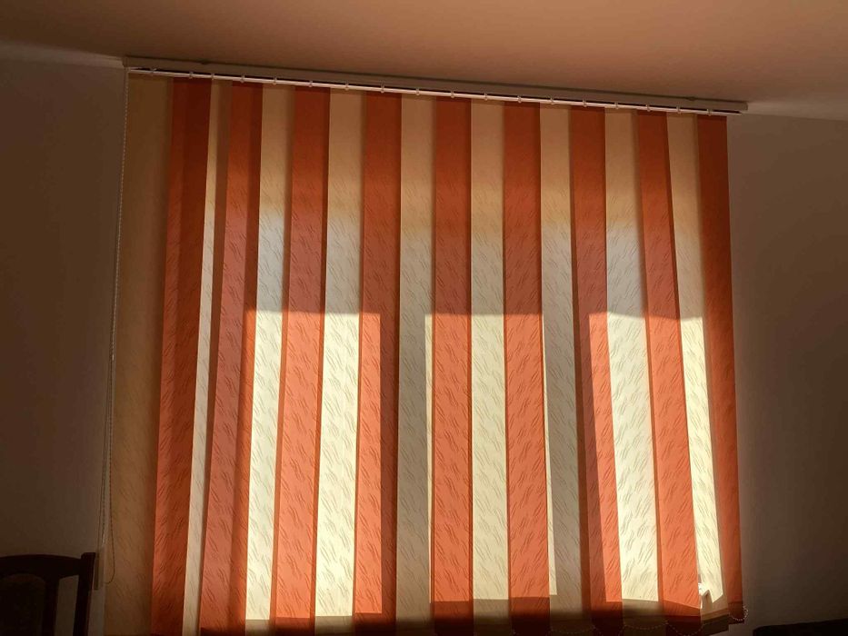 Draperii verticale