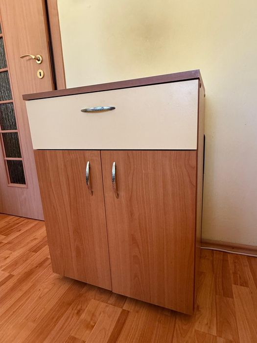 Vând mobilă cameră tineret + birou + comodă TV